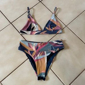 Rip Curl Triangle Top + High Waist Bikini Multicolor